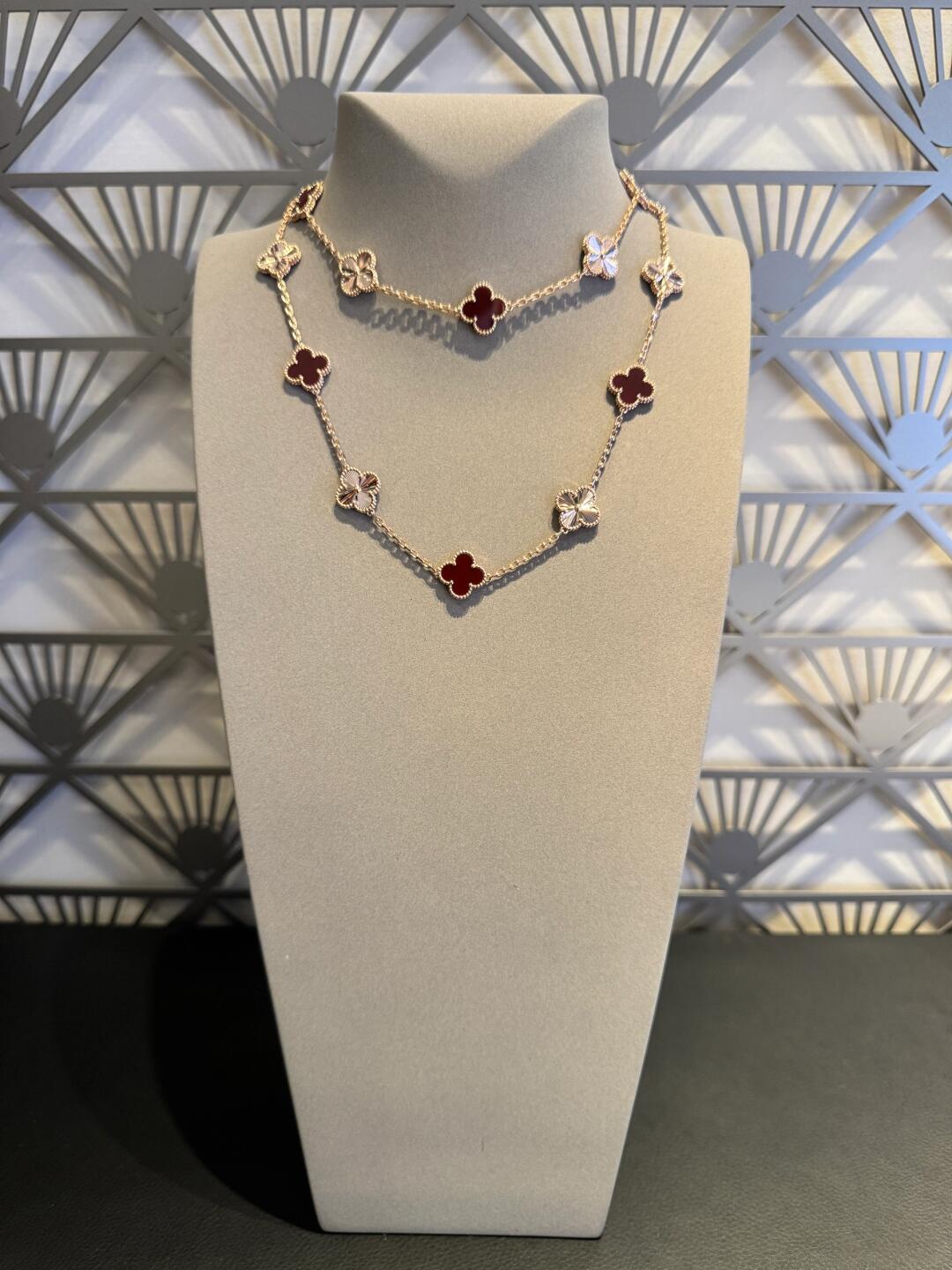 [Rosla]CLOVER 20 MOTIFS LASER CARNELIAN NECKLACE
