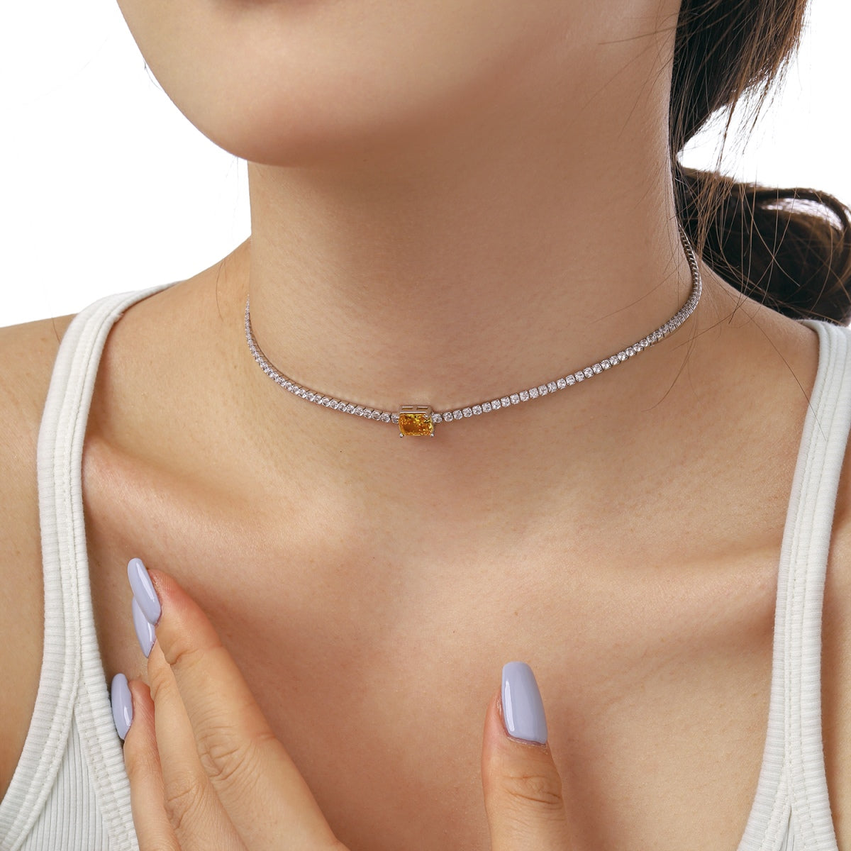 [Rosla]2.0 carat Ornate Emerald Cut Necklace