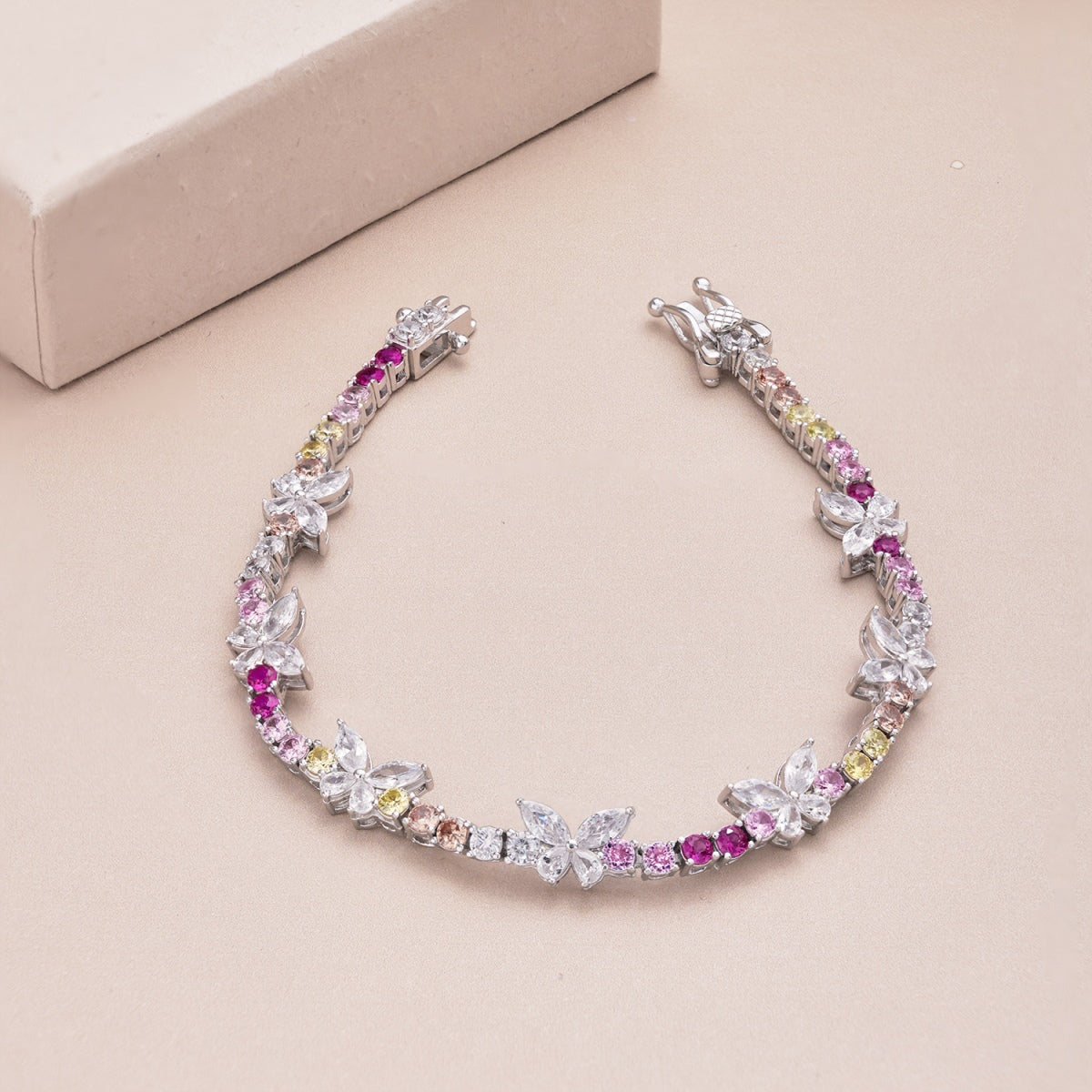 [Rosla]Ornate Colorful Butterfly Shape Round Cut Daily Bracelet