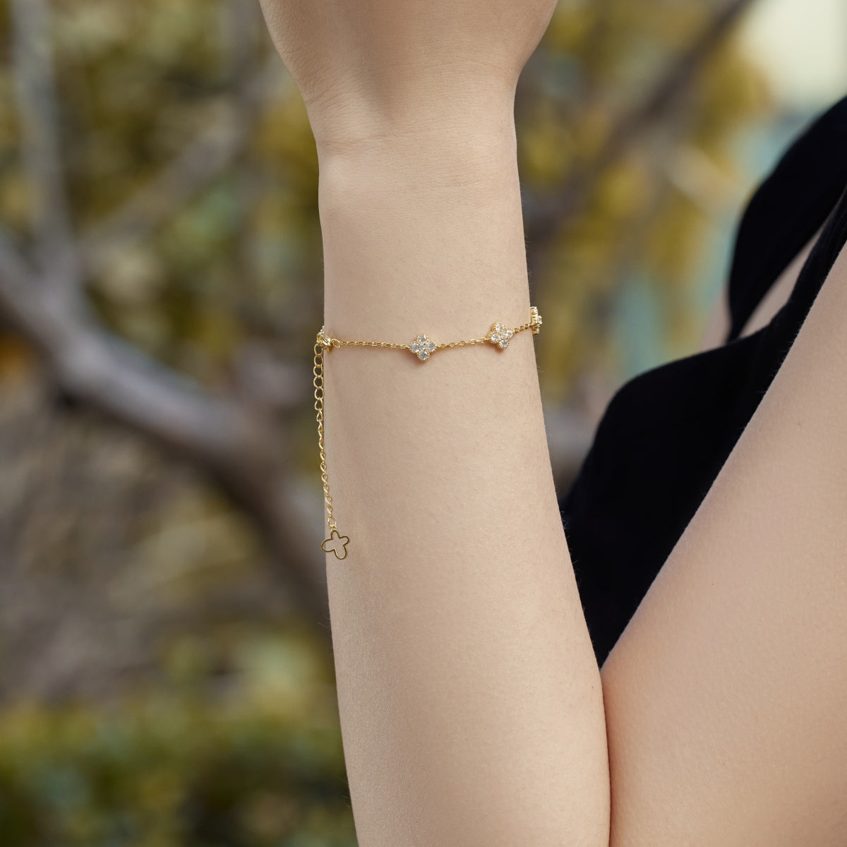 [Rosla]Four-Leaf Clover Hollow Butterfly Bracelet