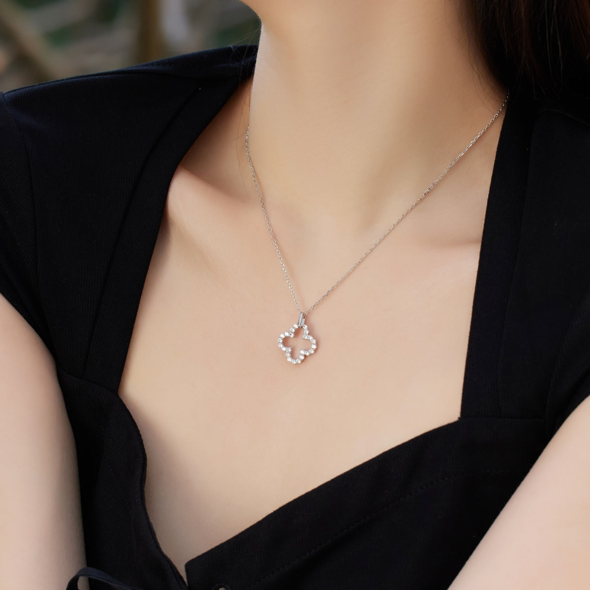 [Rosla]Four-Leaf Clover Hollow Design Exquisite Necklace