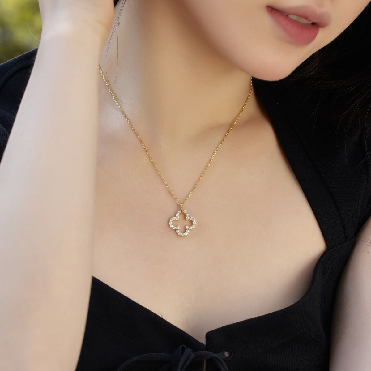 [Rosla]Four-Leaf Clover Hollow Design Exquisite Necklace