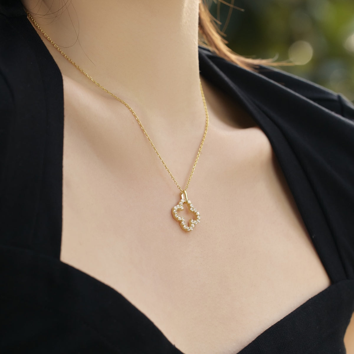 [Rosla]Four-Leaf Clover Hollow Design Exquisite Necklace