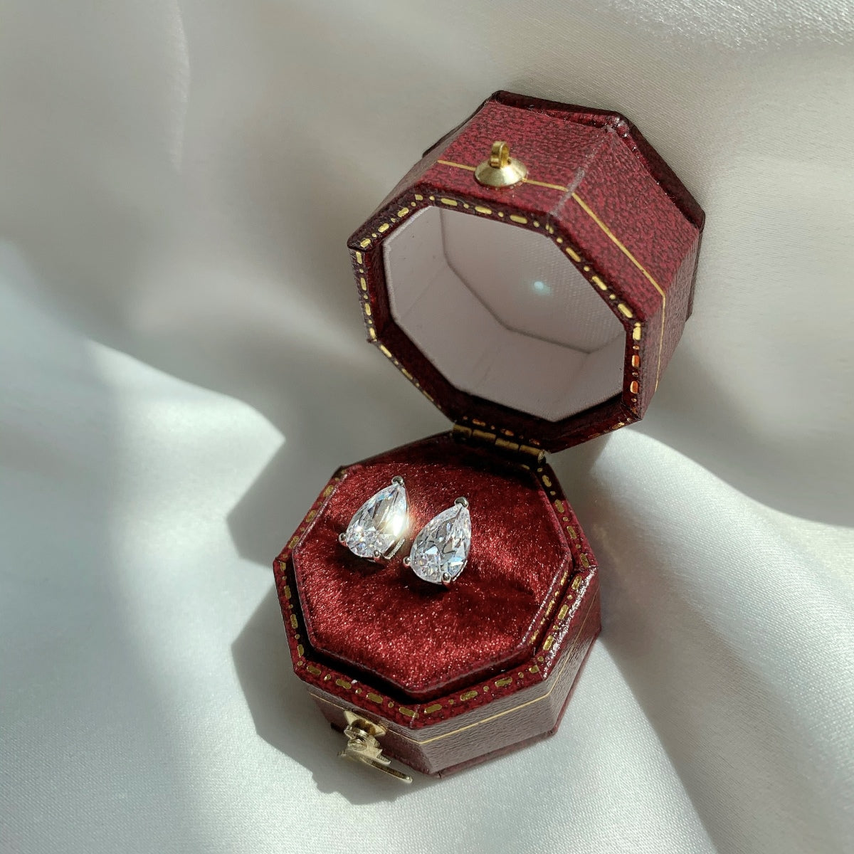 [Rosla]Ornate Water Drop Shape Earrings