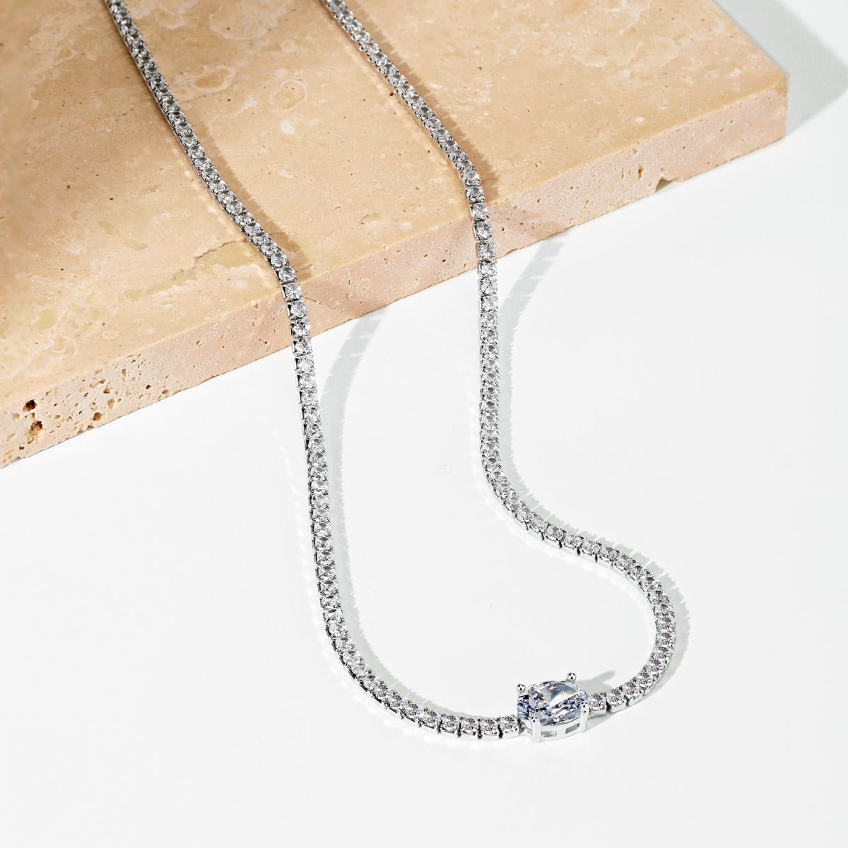 [Rosla]1.0 Carat Shining Oval Cut Necklace