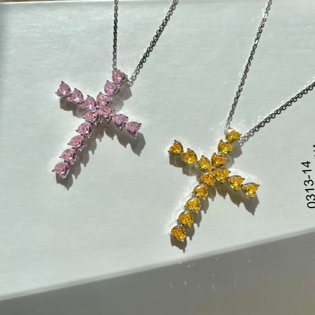 [Rosla]Radiant Cross Shape Necklace
