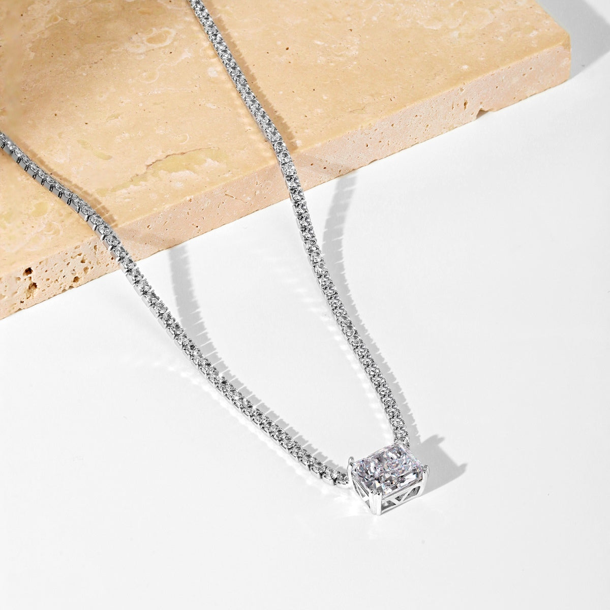 [Rosla]4.0 Carat Elegant Radiant Cut Necklace