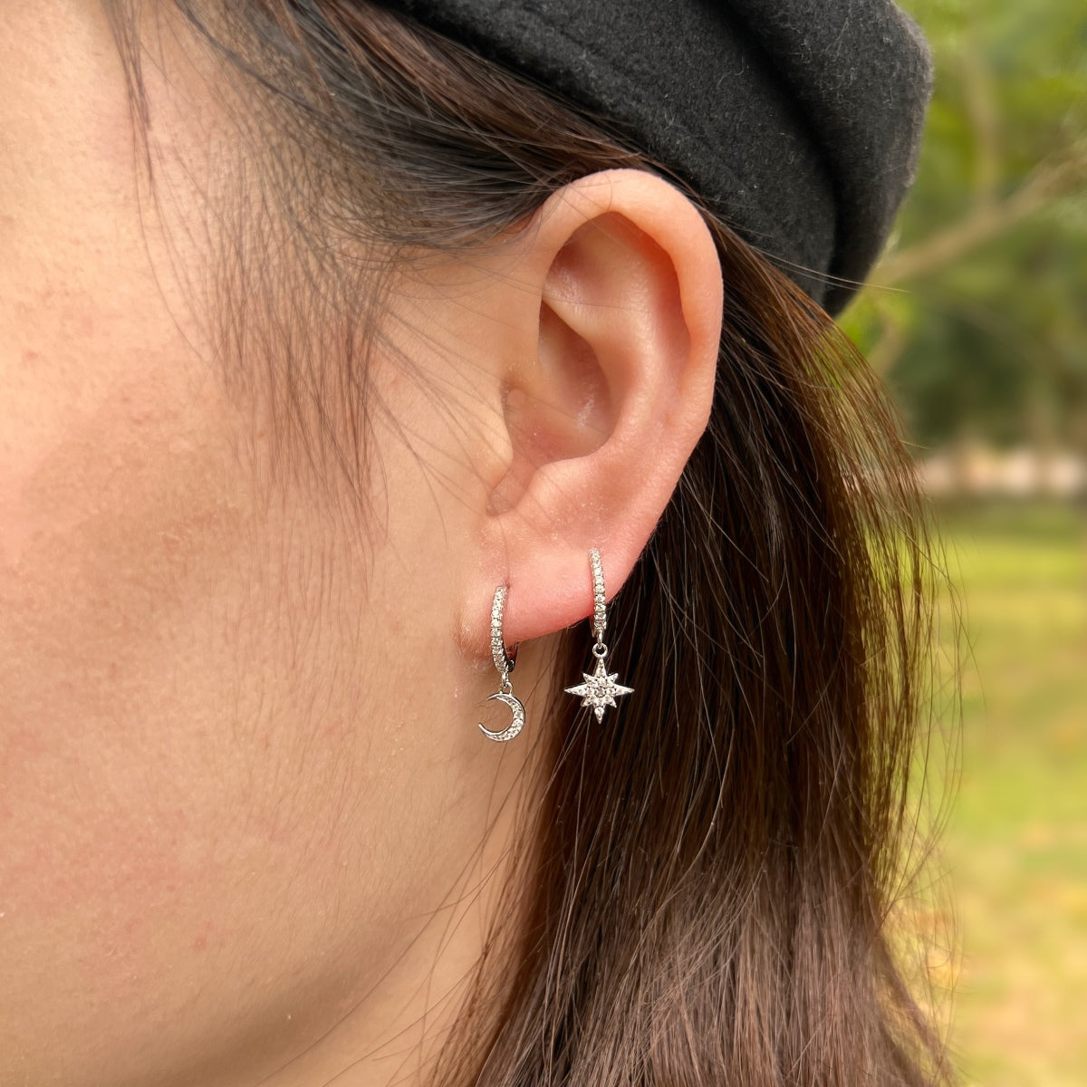[Rosla]Star and Moon Asymmetric Earrings