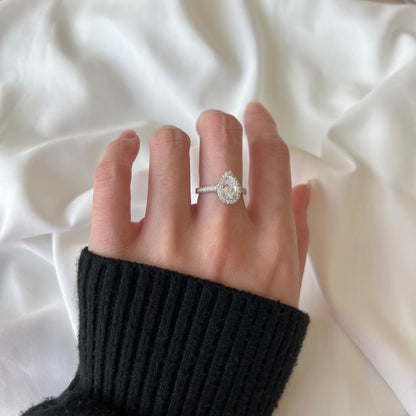 [Rosla]1.0 Carat Luxurious Resplendent Water Drop Shape Wedding Ring