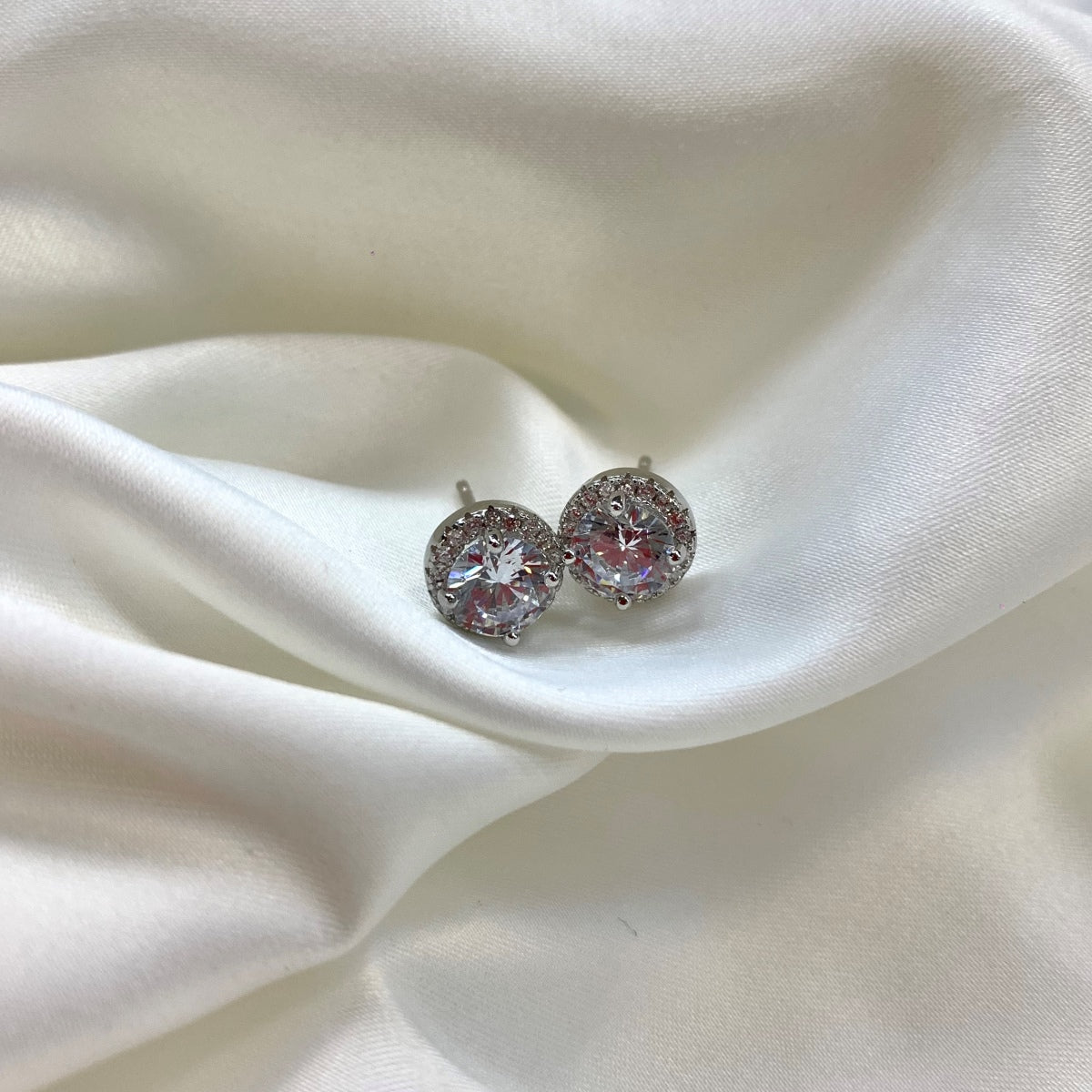 [Rosla]Classic Princess Round Shape Earrings