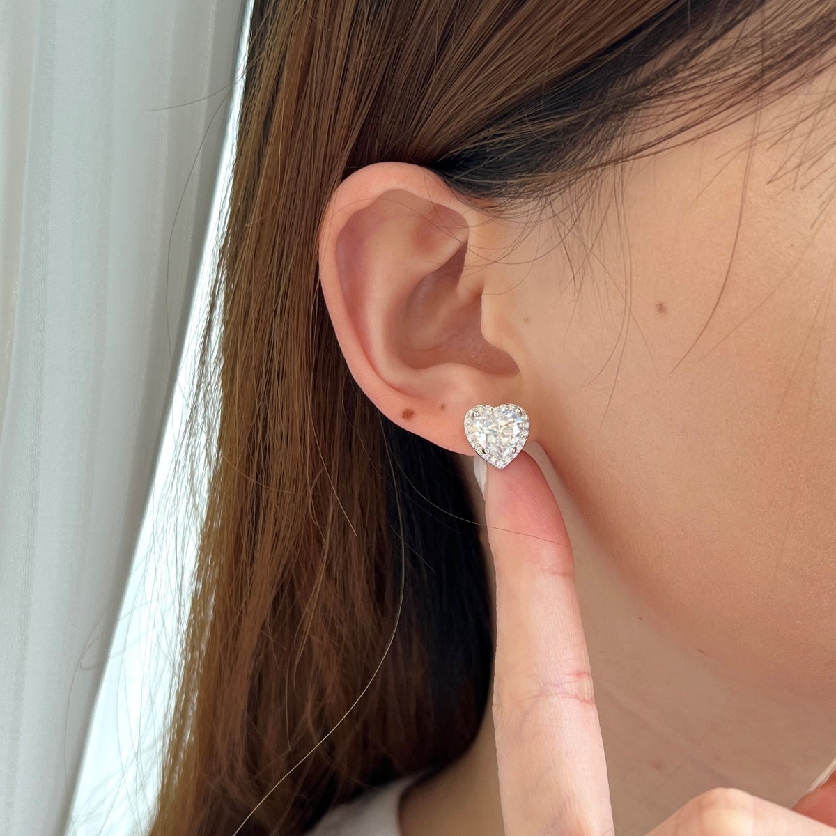 [Rosla]Sparkling Heart Shape Lover Earrings