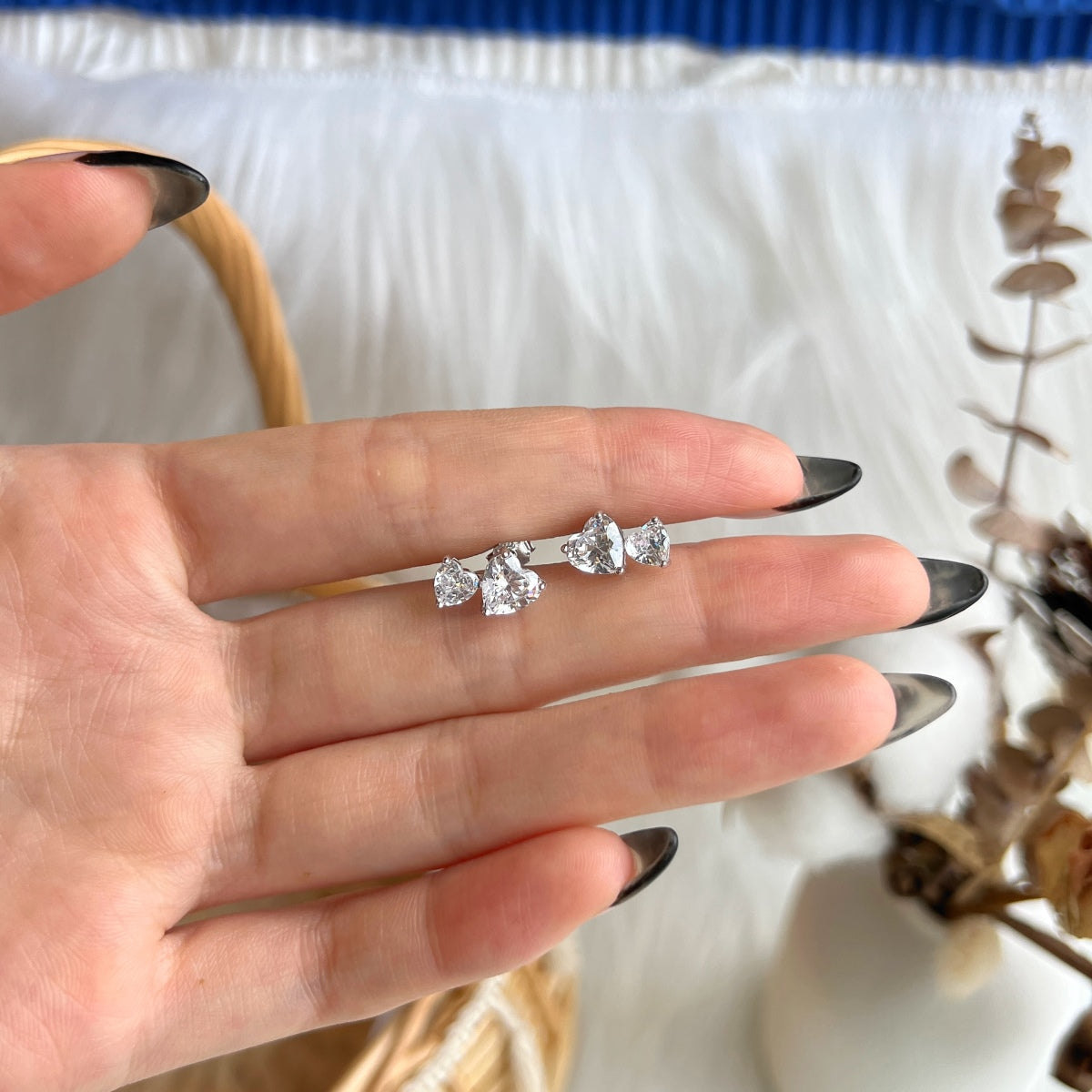 [Rosla]Double Heart-Shape Classic Princess Style Earrings