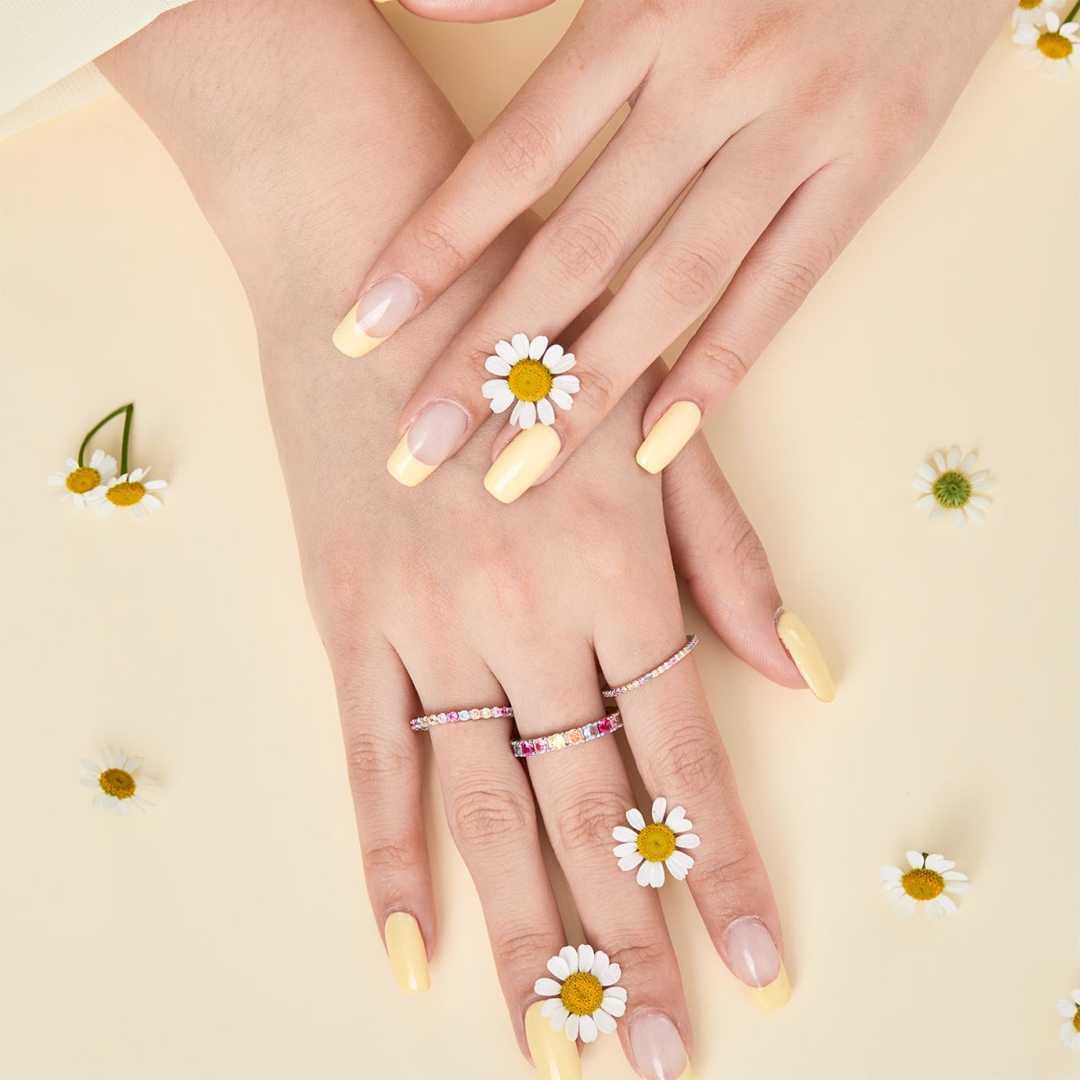 [Rosla]Ornate Colorful Round Cut Tennis Ring