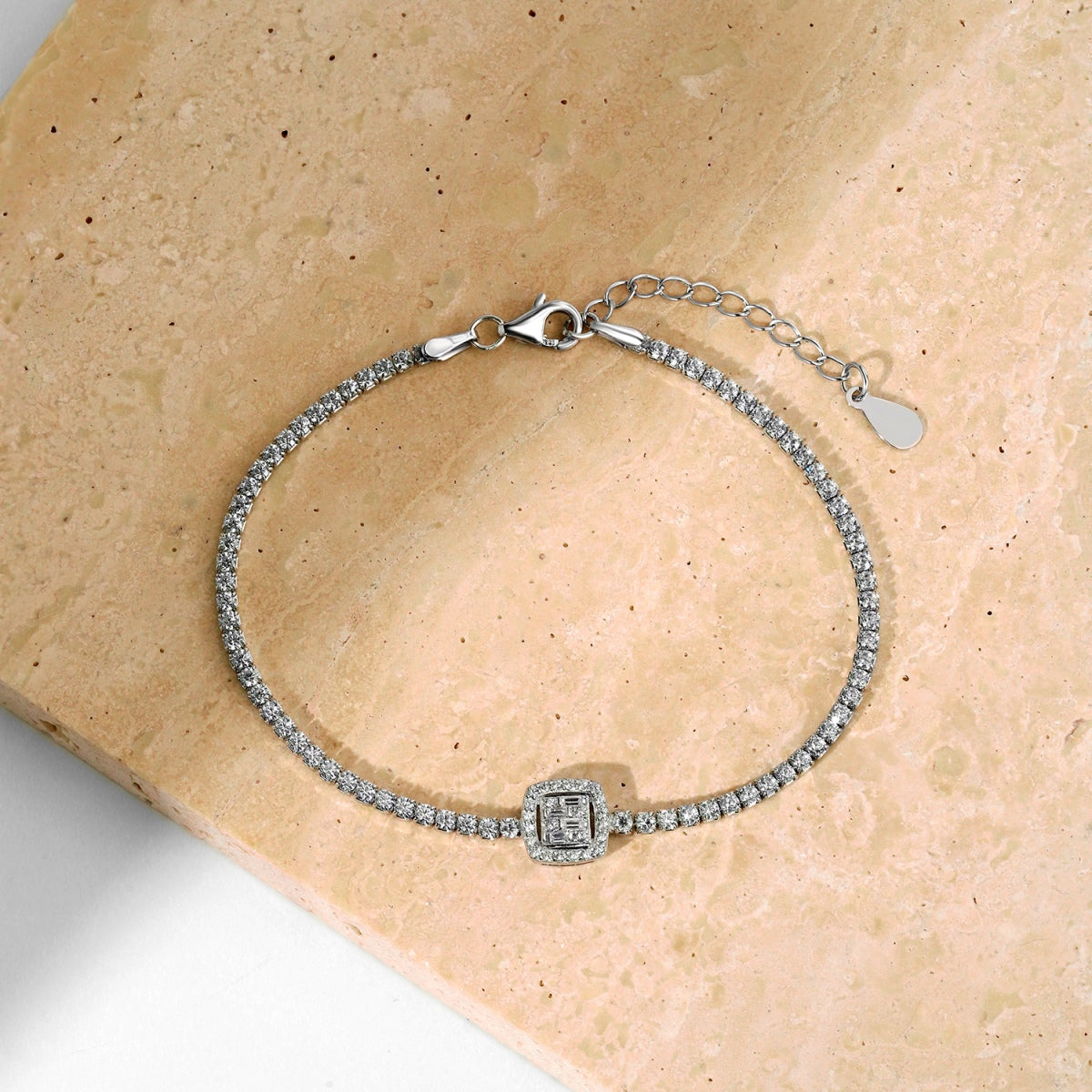 [Rosla]Luxurious Dazzling Square Shape Banquet Bracelet