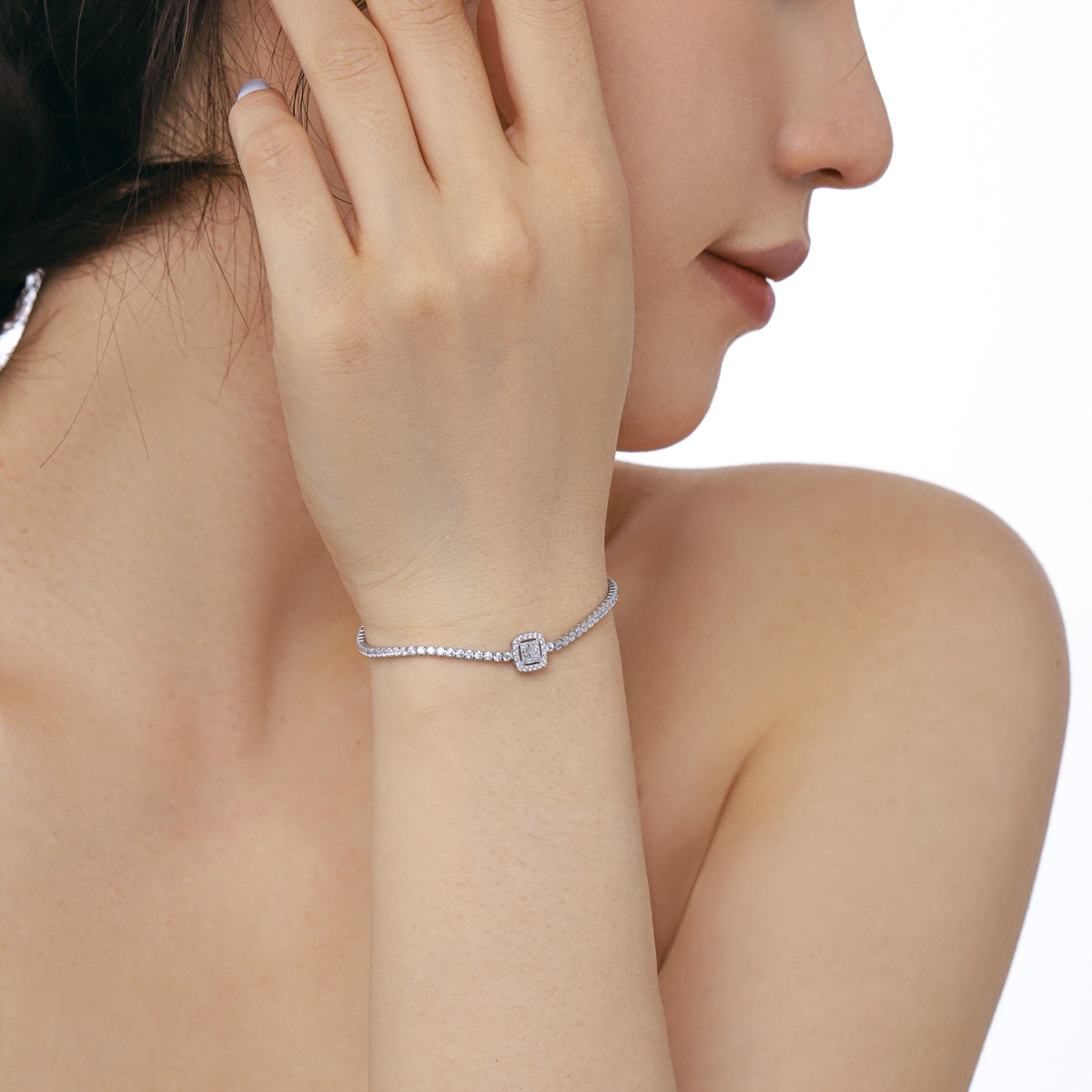 [Rosla]Luxurious Dazzling Square Shape Banquet Bracelet