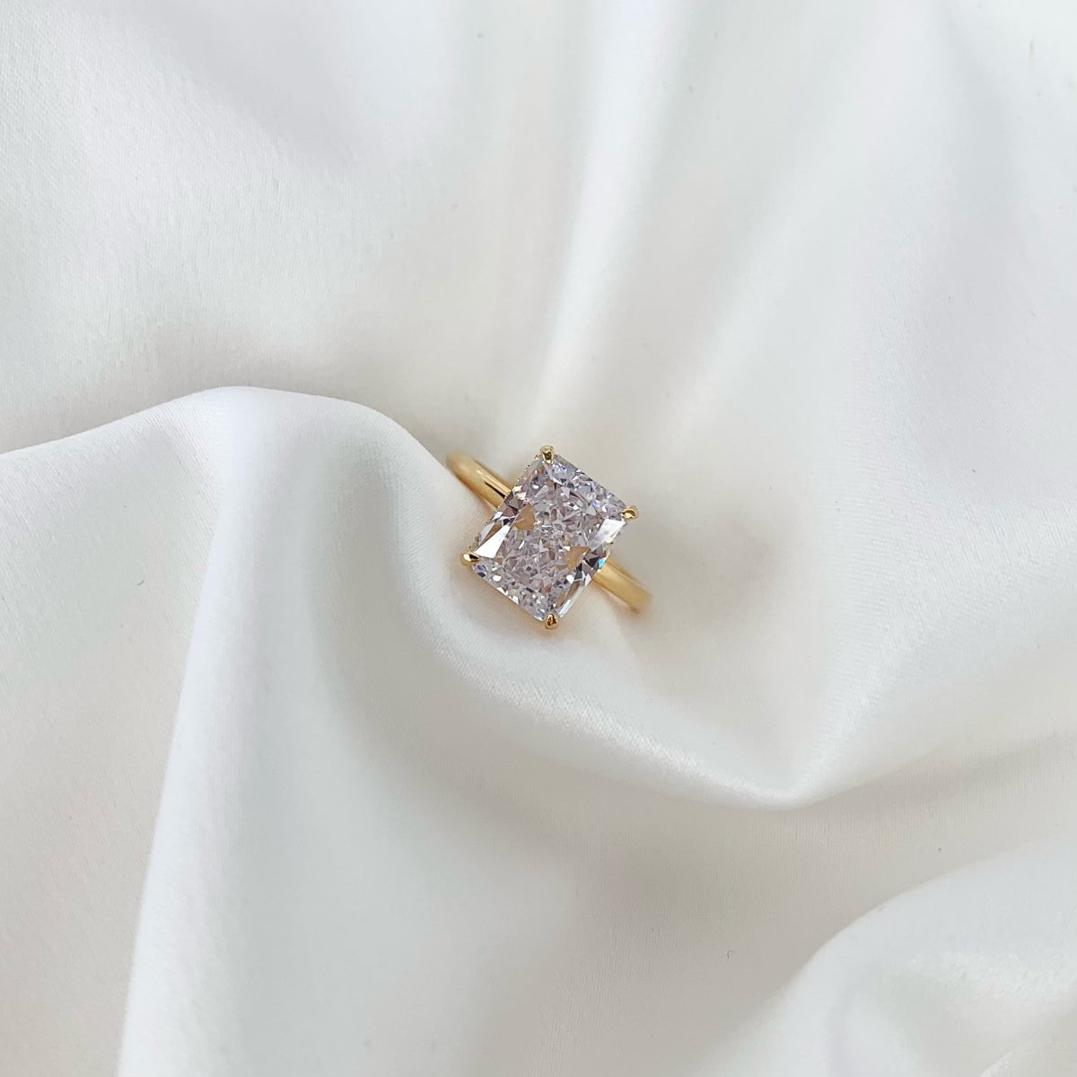 [Rosla]4.0 Carat Ornate Enchanting Radiand Cut Banquet Ring