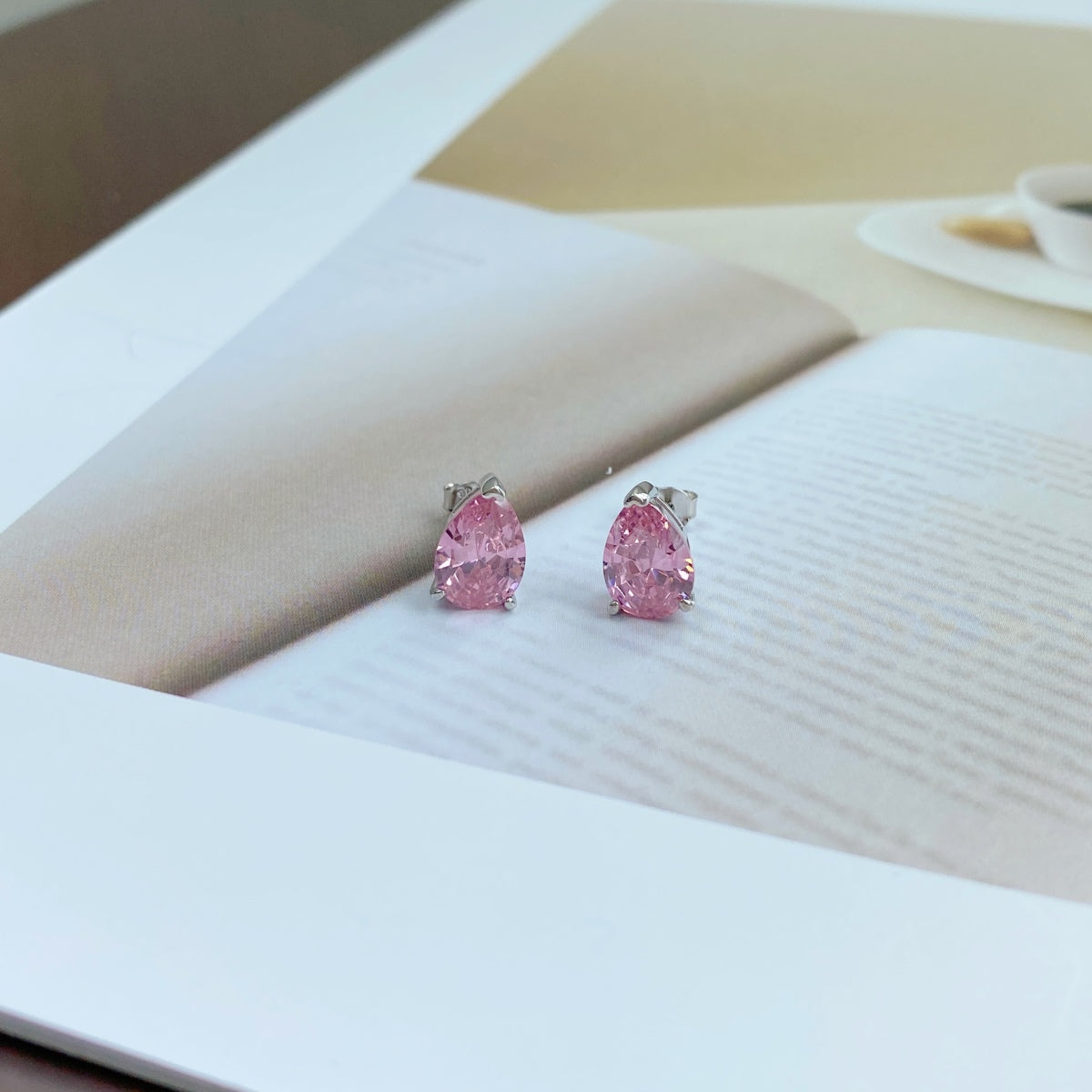 [Rosla]Ornate Water Drop Shape Earrings