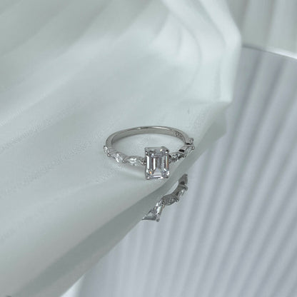 [Rosla]1.0 Carat Dainty Resplendent Radiant Cut Daily Ring