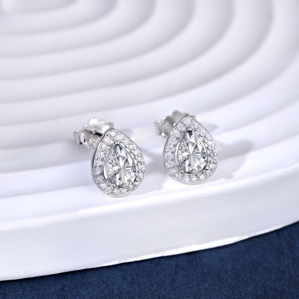 [Rosla]Luxurious Water Drop Shape Earrings