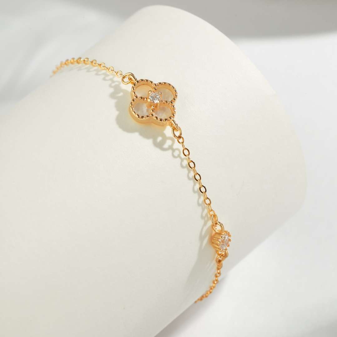 [Rosla]Delicate Four Leaf Clover Bracelet