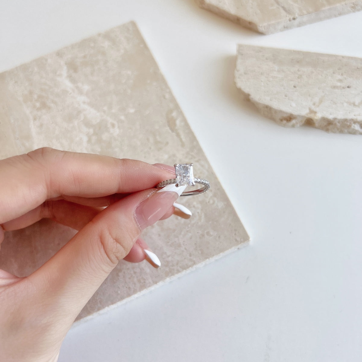 [Rosla]2.0 Carat Dazzling Sparkling Radiant Cut Party Ring