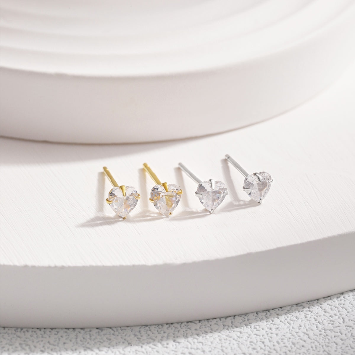 [Rosla]Sparkling Heart Shaped Simple Earrings