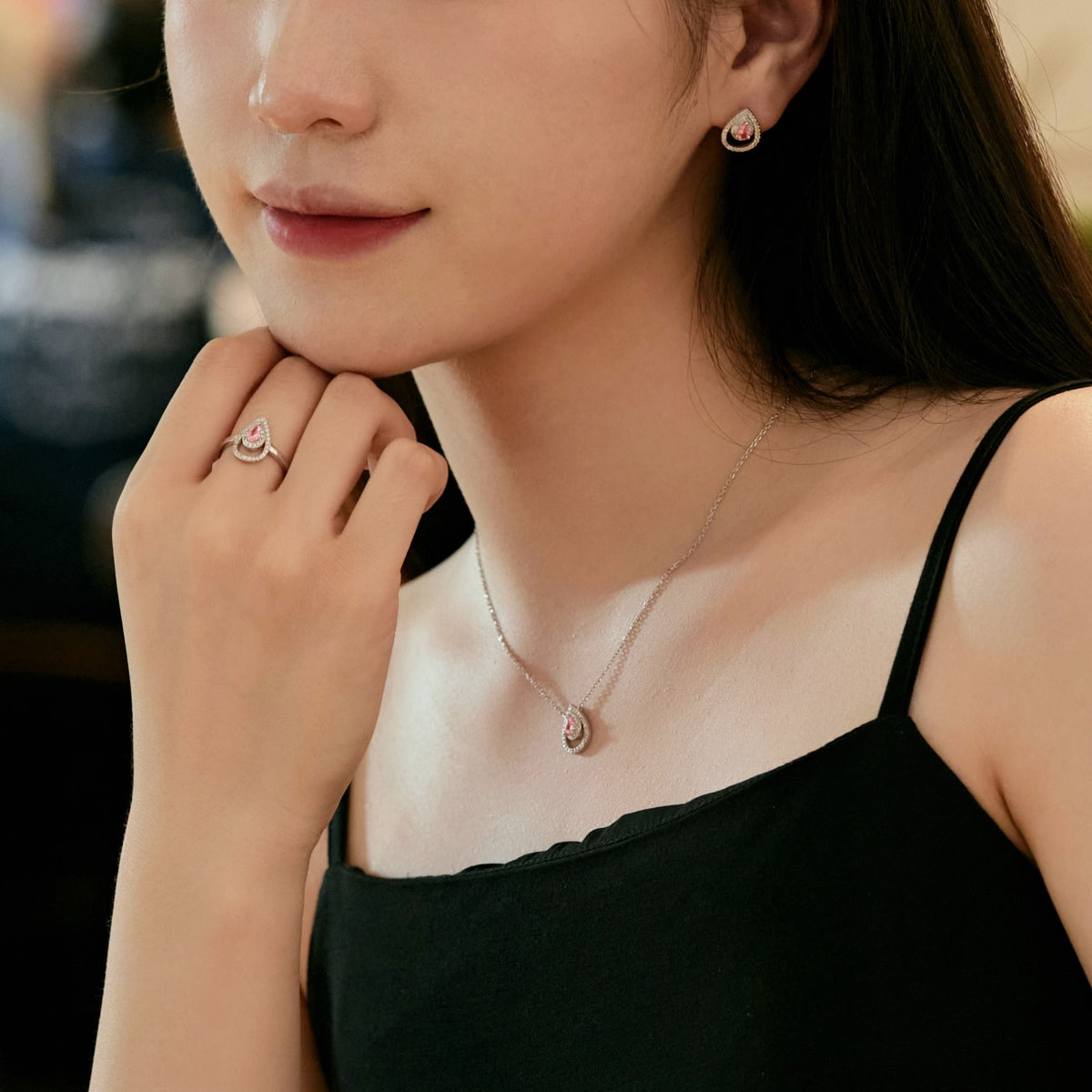 [Rosla]Sparkling Pear Cut Necklace