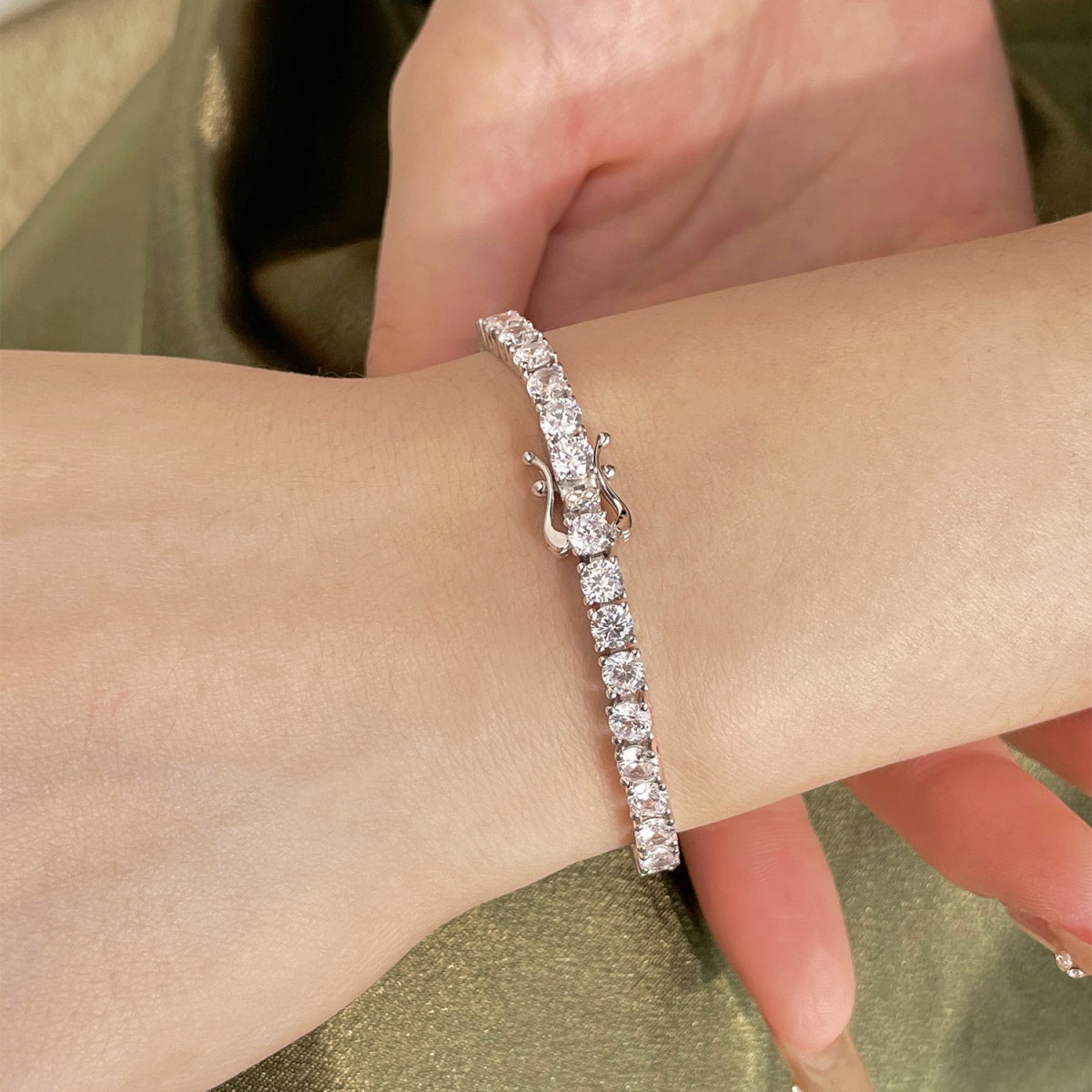[Rosla]Luxurious Ornate Round Cut Tennis Bracelet