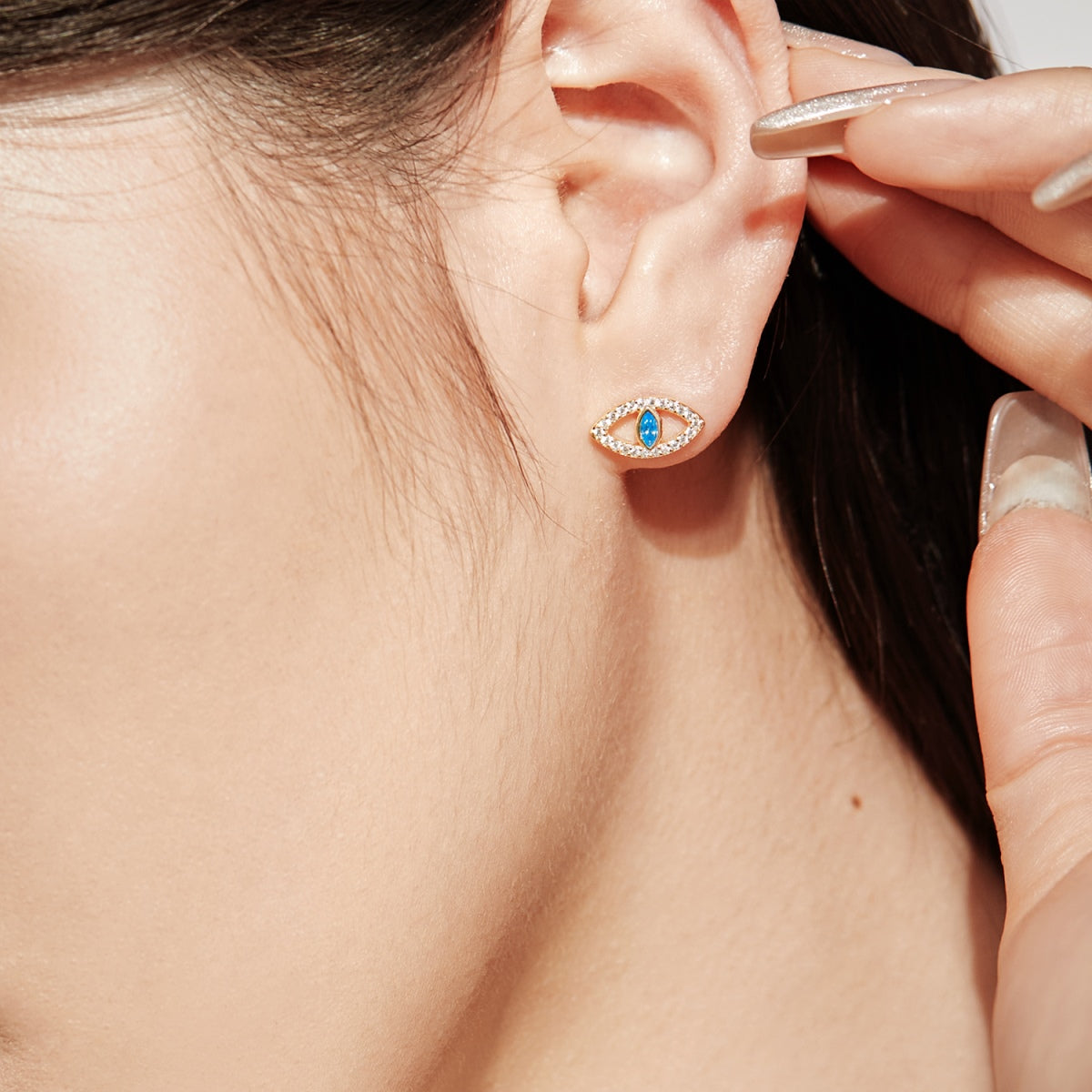 [Rosla]Blue Devil Eyes Hollow Stud Earrings