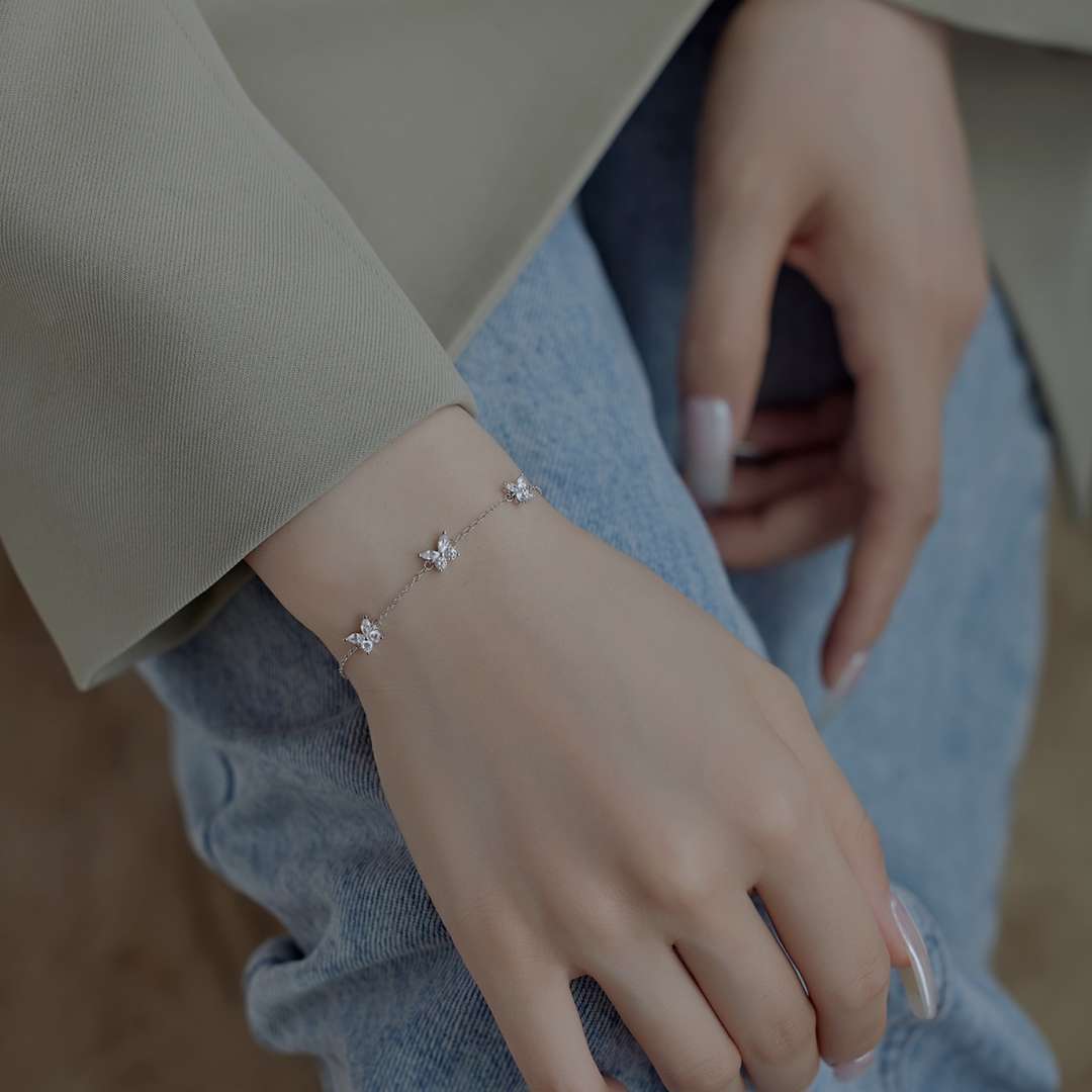 [Rosla]Radiant Butterfly Shape Necklace