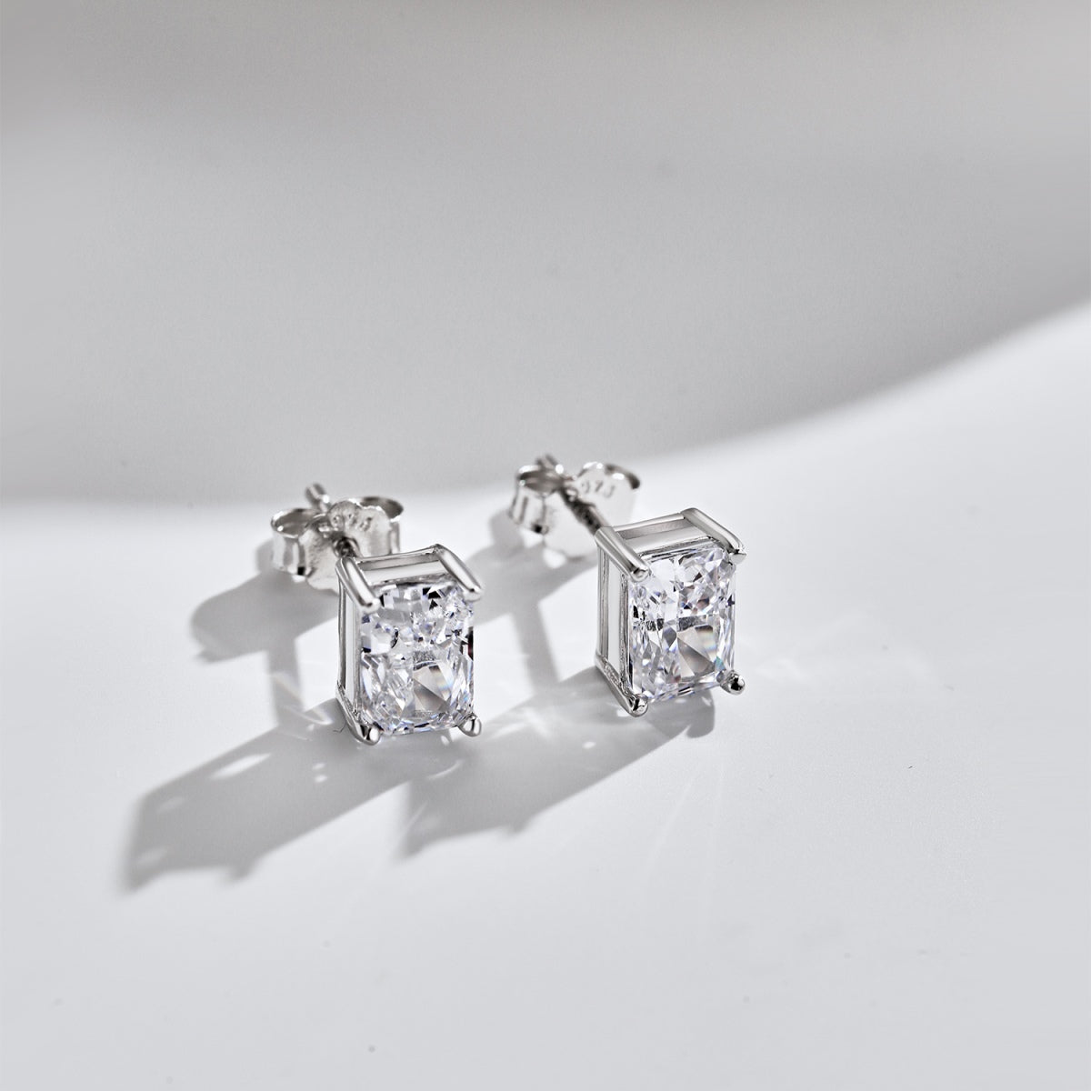 [Rosla]Radiant Luxurious Princess Cut Daily Earrings