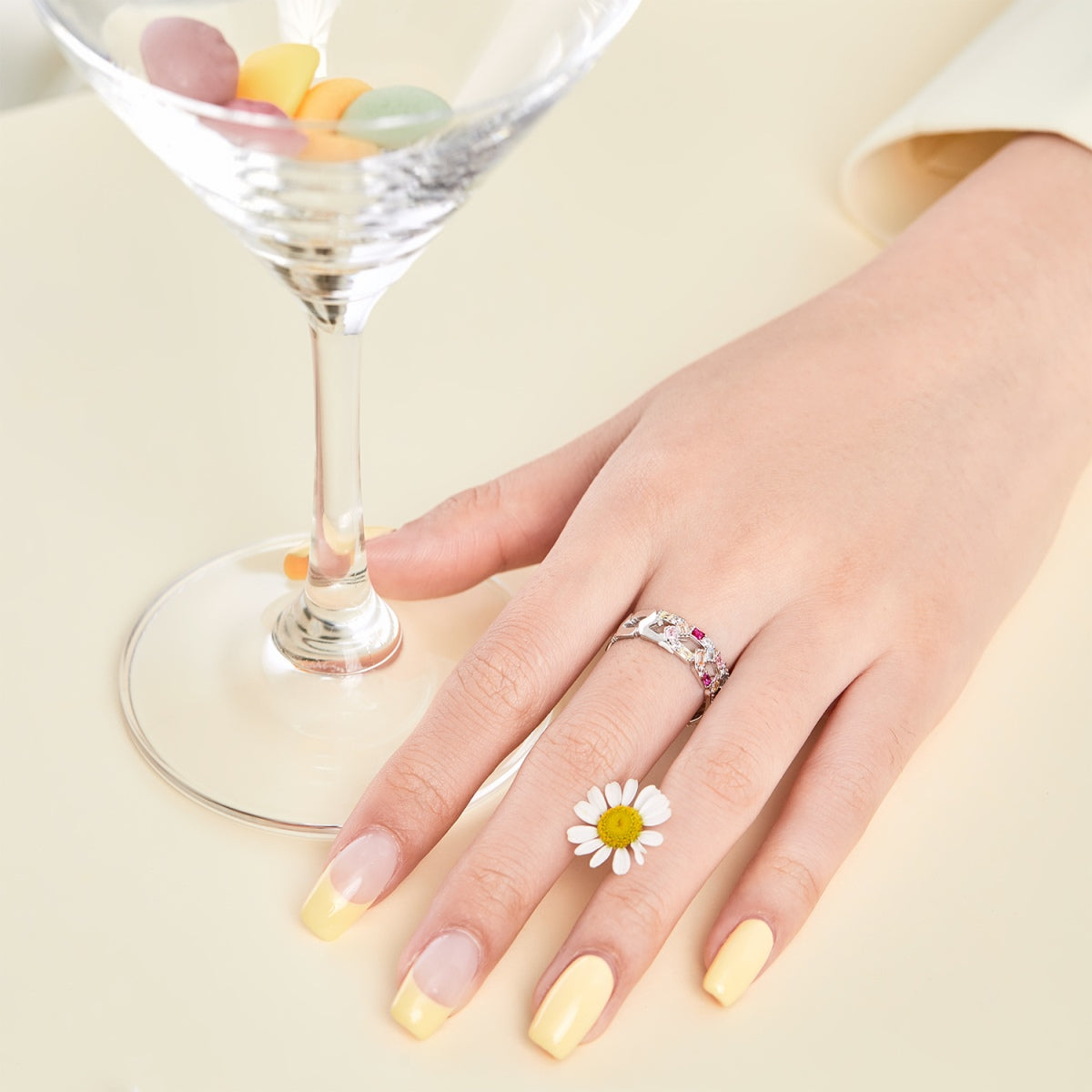 [Rosla]Sparkling Vibrant Emerald Cut Daily Ring