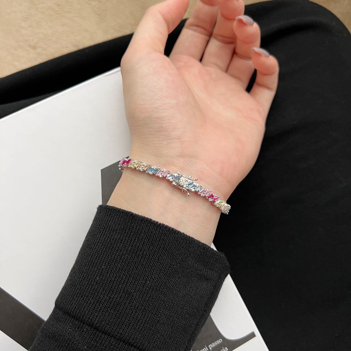 [Rosla]Ornate Sparkling Multi Cut Party Bracelet