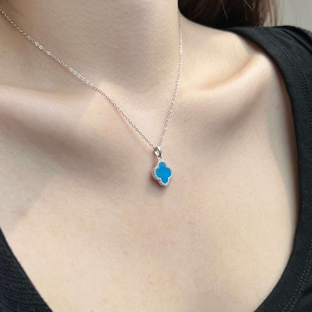 [Rosla]Dainty Flower Shape Necklace