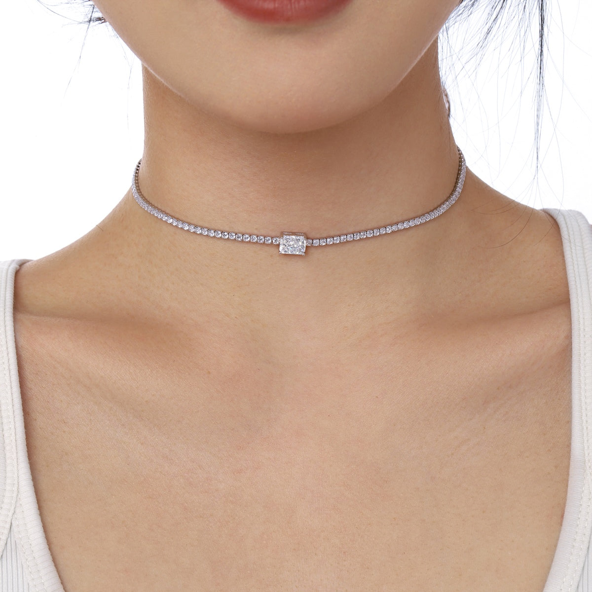 [Rosla]2.0 carat Ornate Emerald Cut Necklace