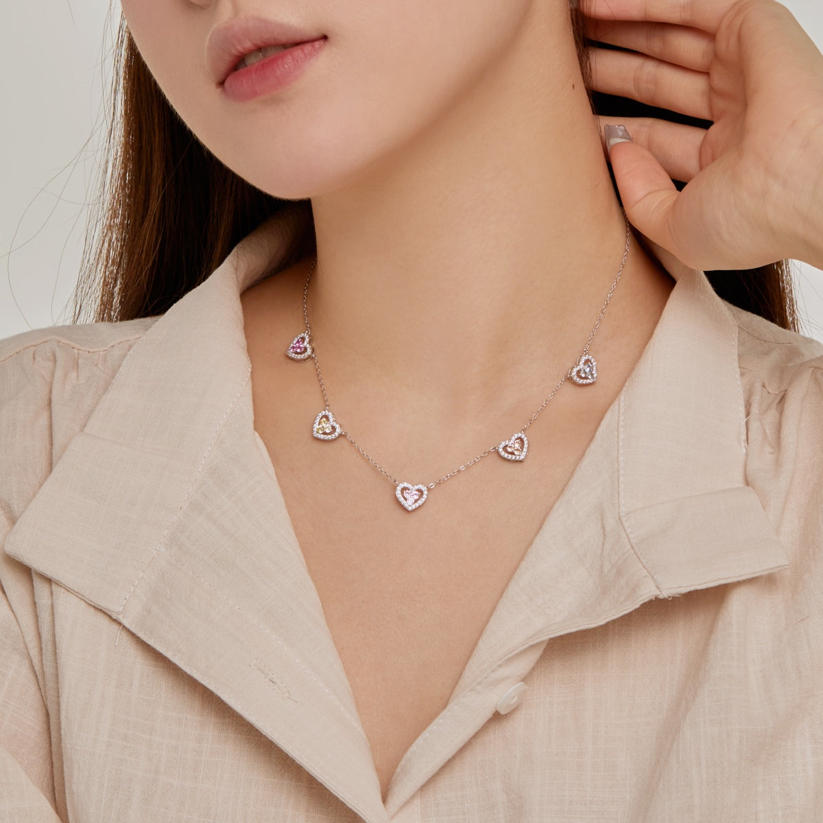 [Rosla]Sparkling Five Heart Necklace