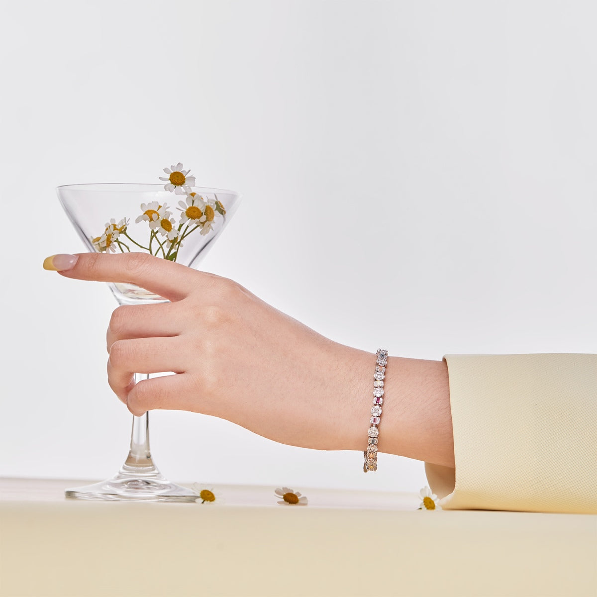 [Rosla]Dazzling Radiant Multi Cut Daily Bracelet