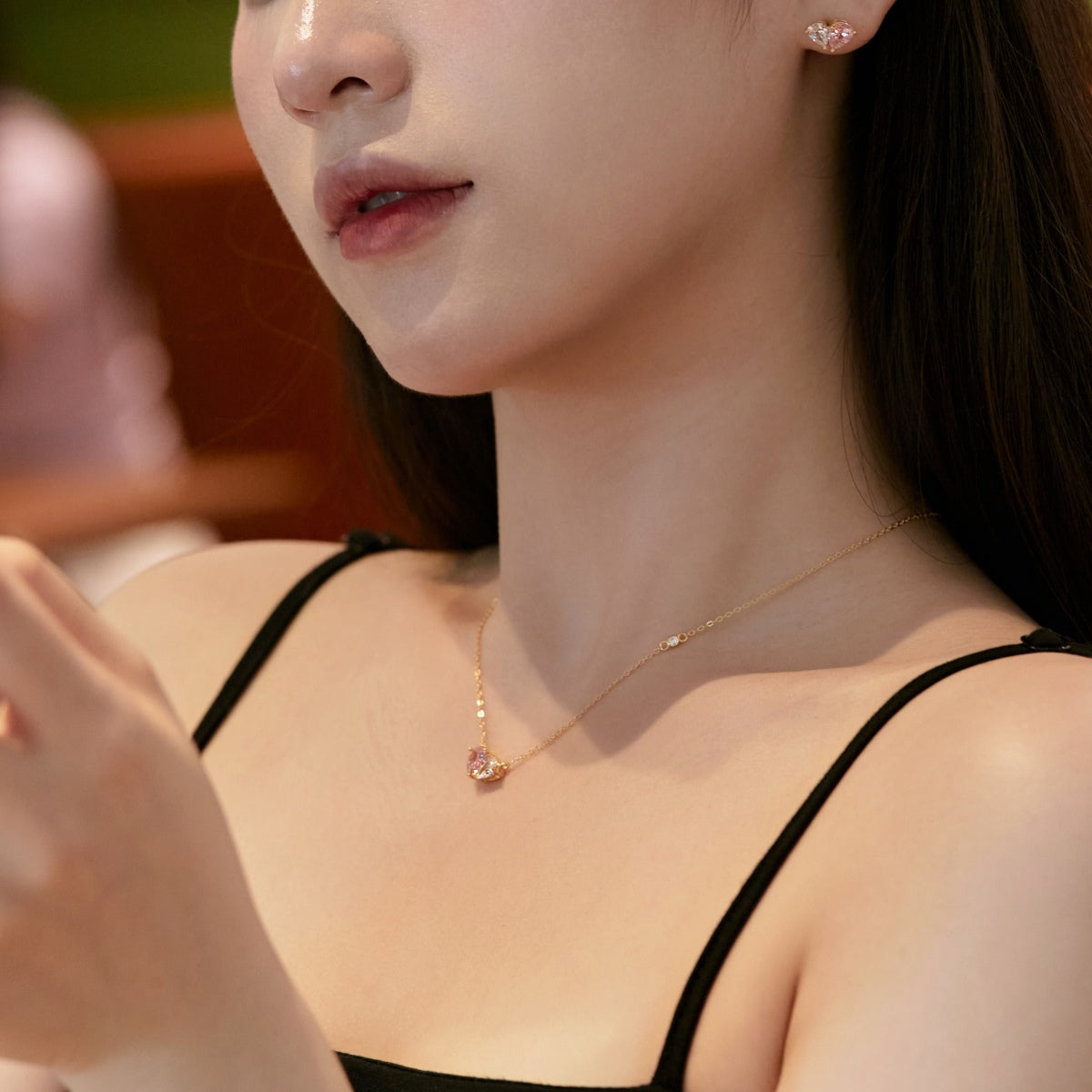 [Rosla]Dazzling Elegant Heart Cut Lover Earrings