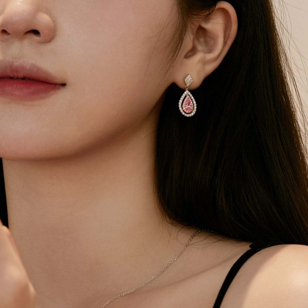 [Rosla]Ornate Delicate Water Drop Shape Banquet Earrings