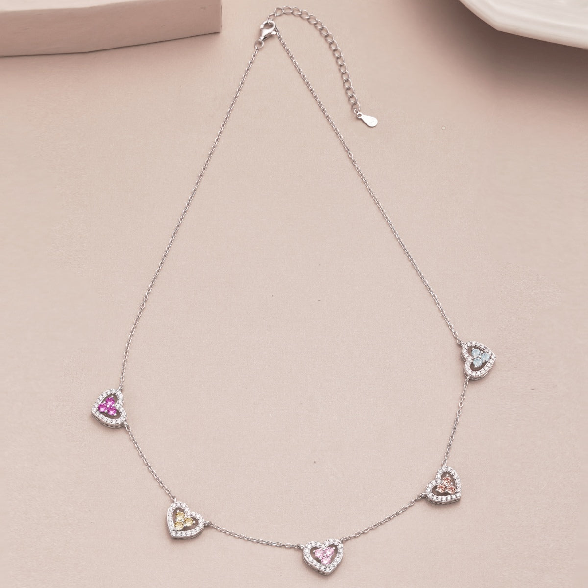 [Rosla]Sparkling Five Heart Necklace