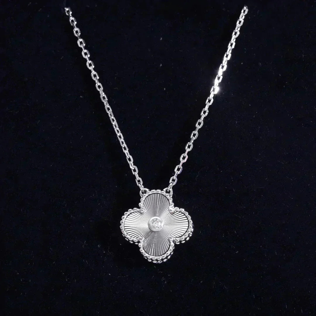 [Rosla]CLOVER  15MM DIAMOND LASER NECKLACE SILVER
