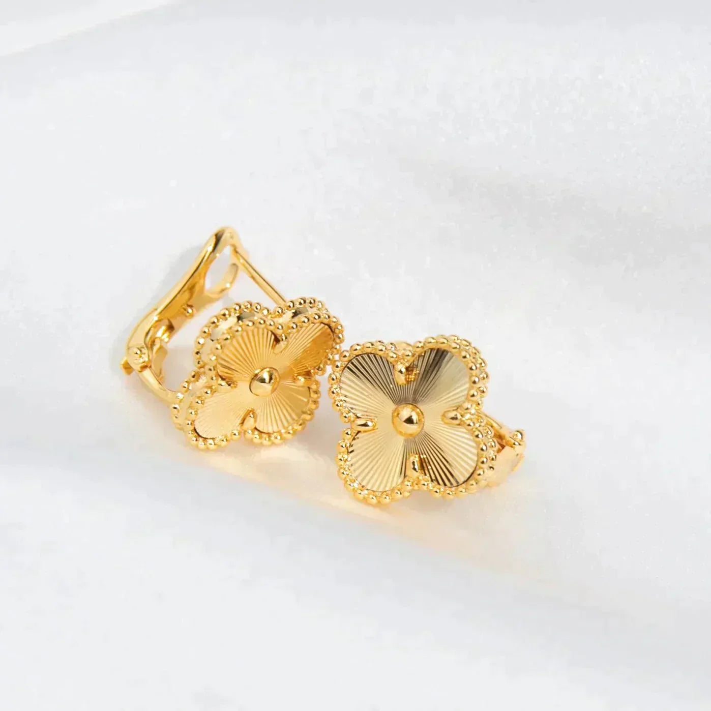 [Rosla]CLOVER MEDIUM 1 MOTIFS LASER EARRINGS