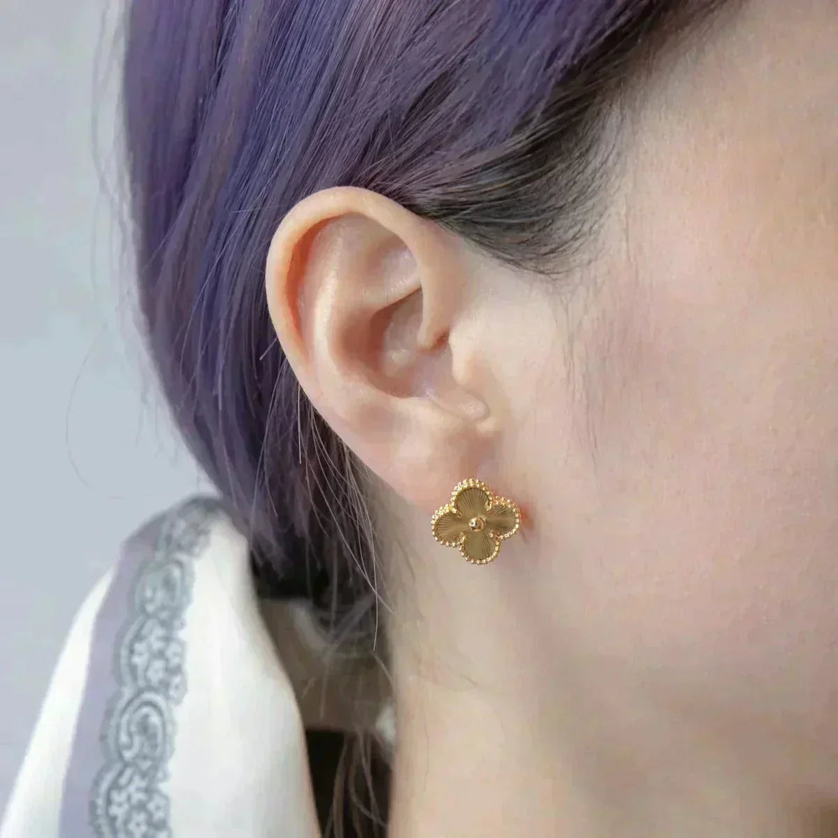 [Rosla]CLOVER MEDIUM 1 MOTIFS LASER EARRINGS