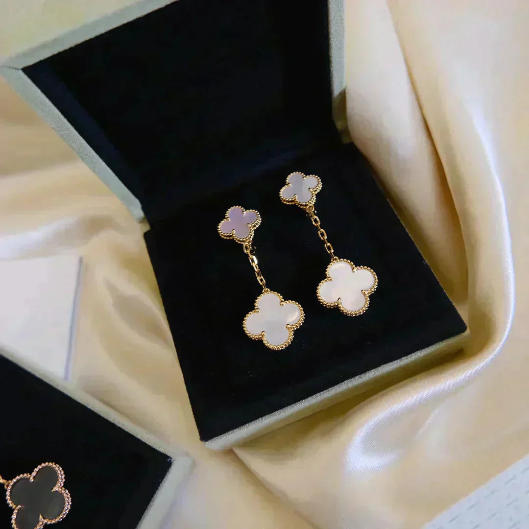 [Rosla]CLOVER 2 MOTIF WHITE MOP EARRINGS