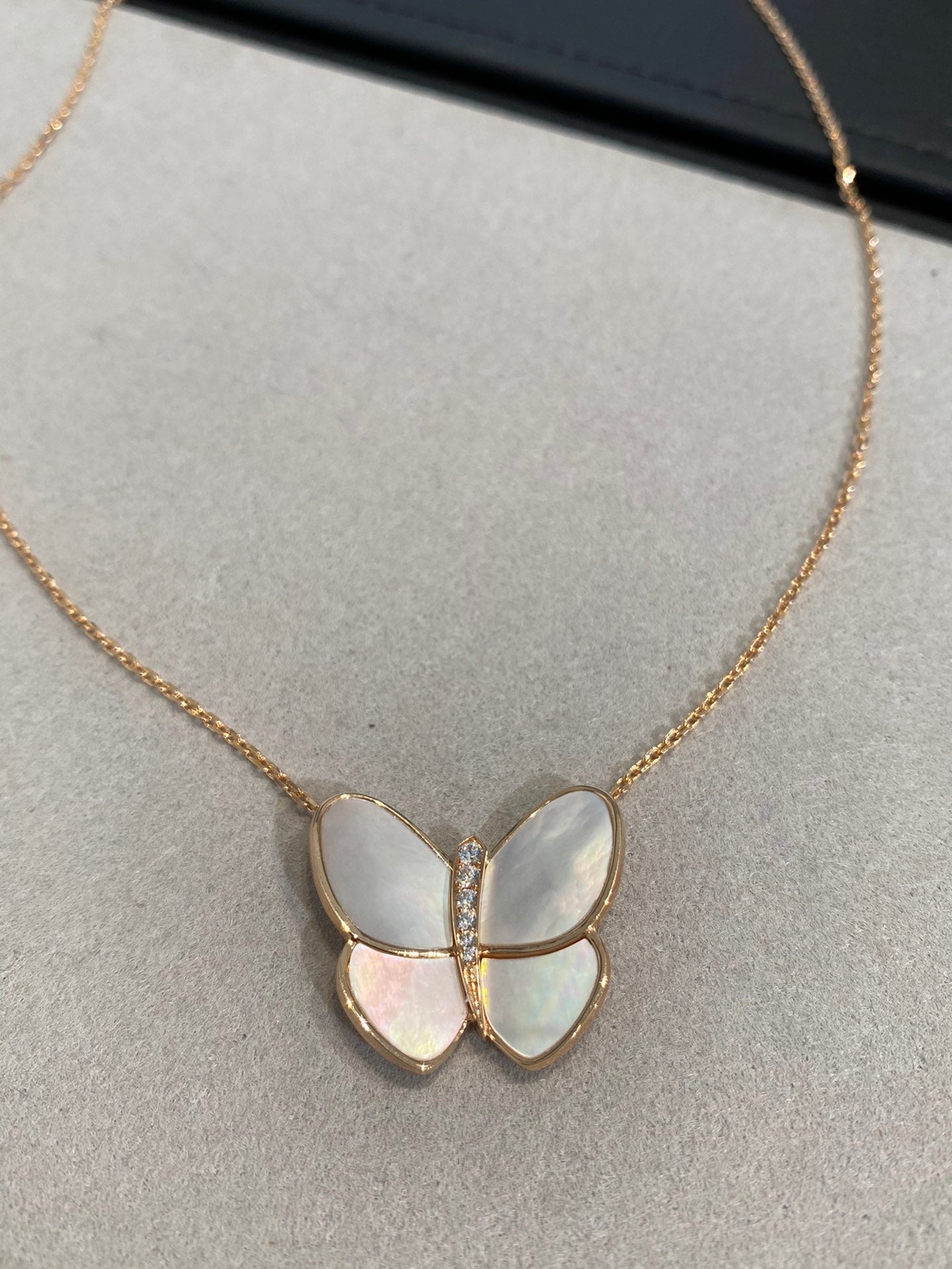 [Rosla]BUTTERFLY GOLD MOP DIAMOND NECKLACE
