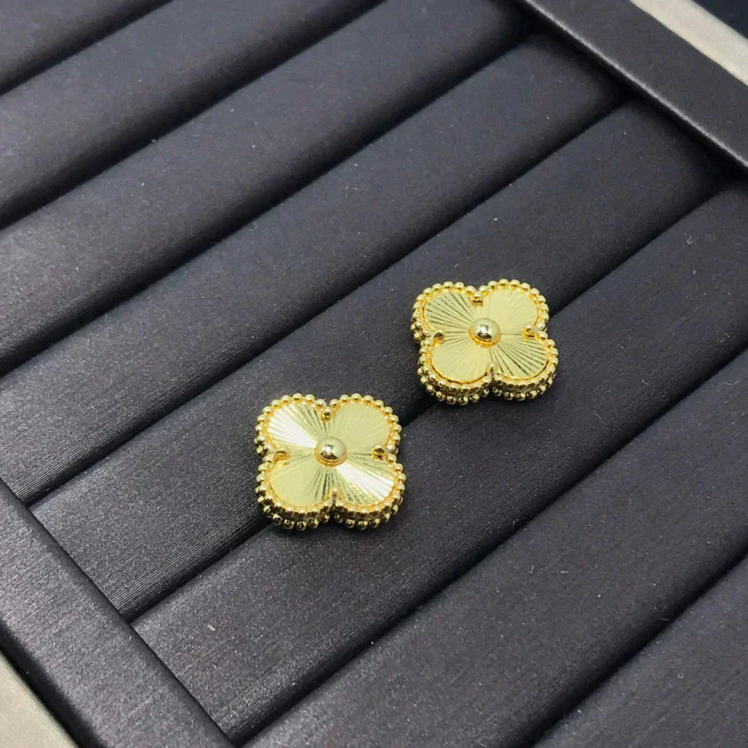 [Rosla]CLOVER MINI 9.5MM LASER EARRINGS