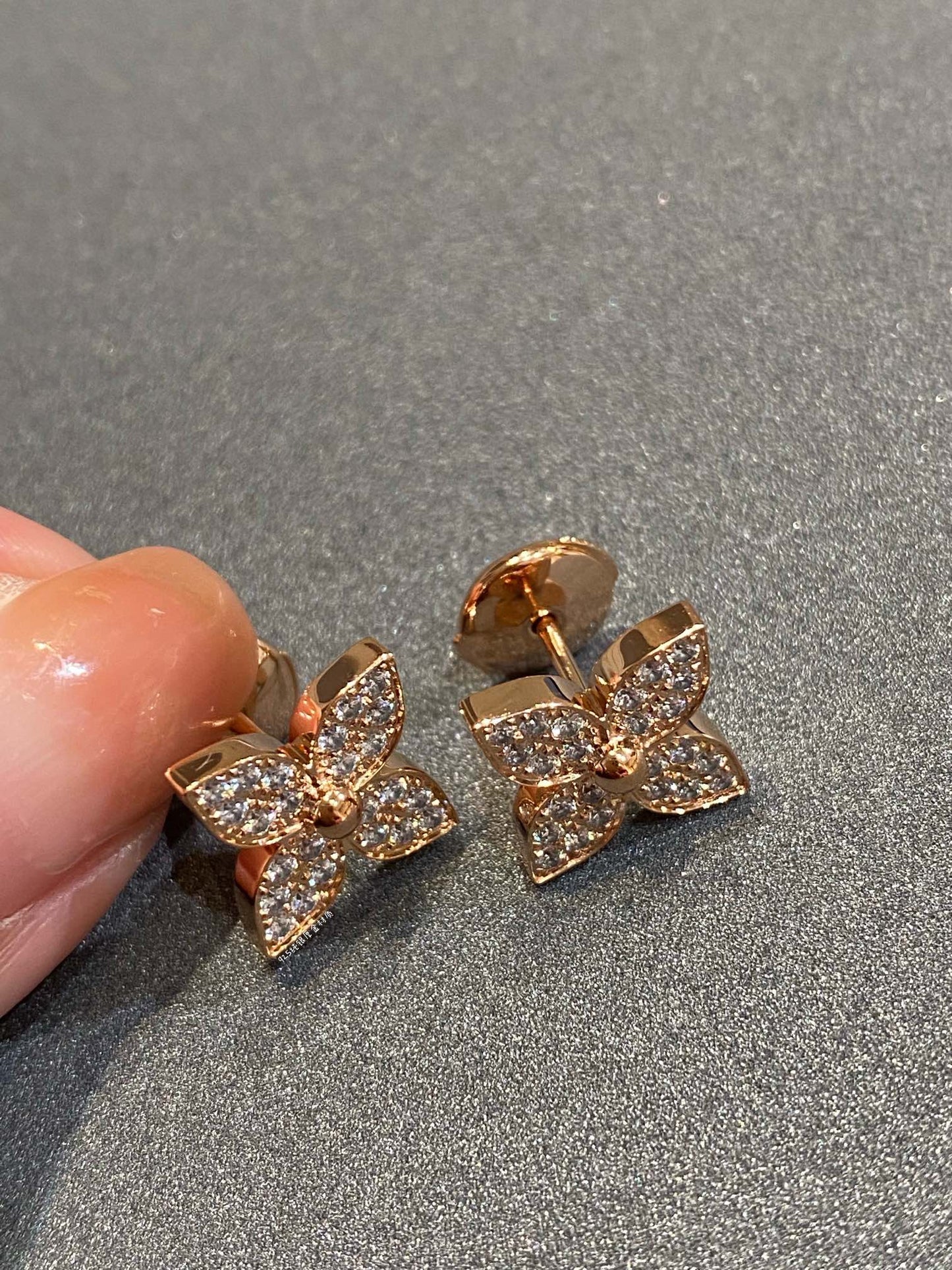 [Rosla]STAR DIAMOND EARRINGS
