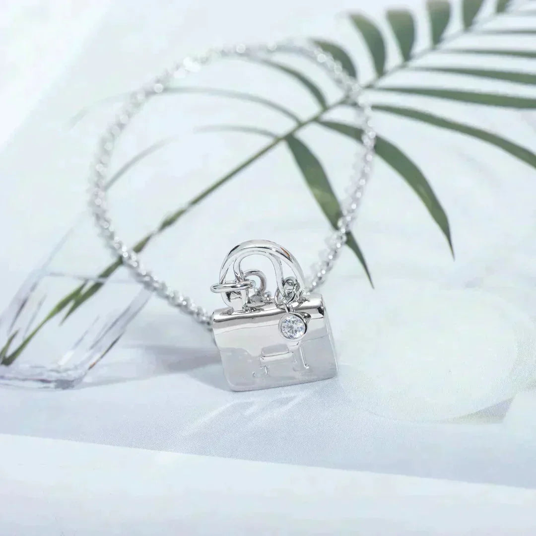 [Rosla]AMULETTE PEDANT SILVER NECKLACE