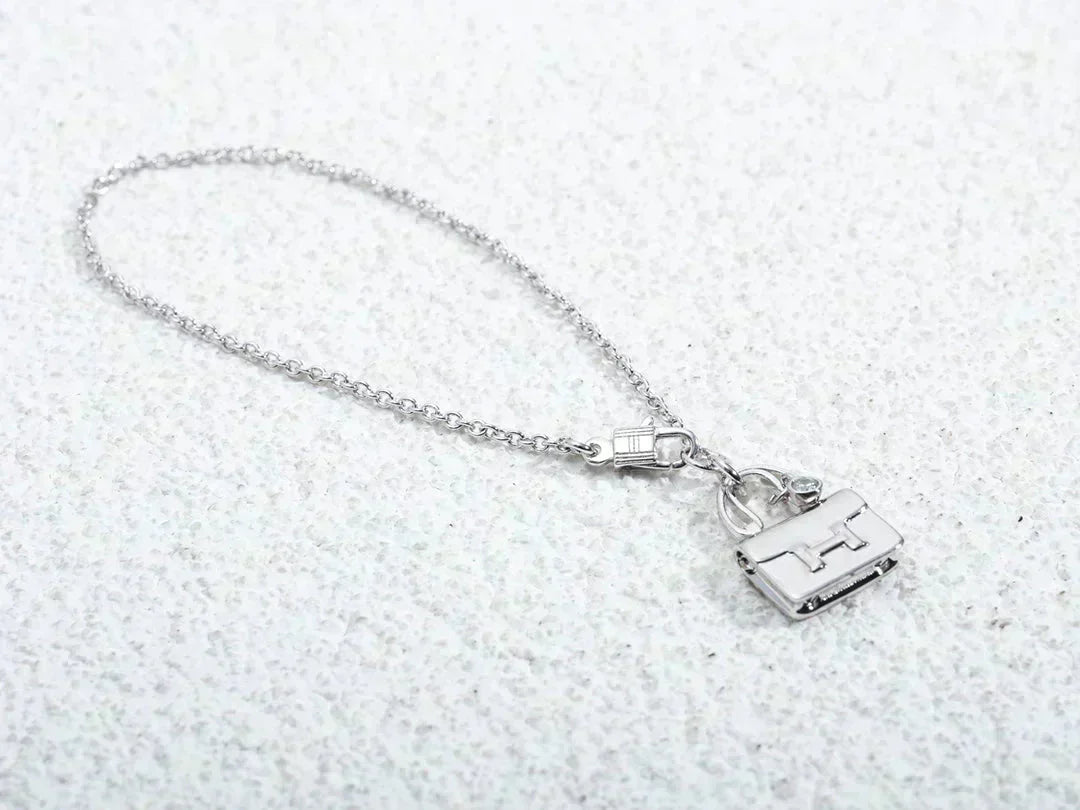 [Rosla]AMULETTE PEDANT SILVER NECKLACE
