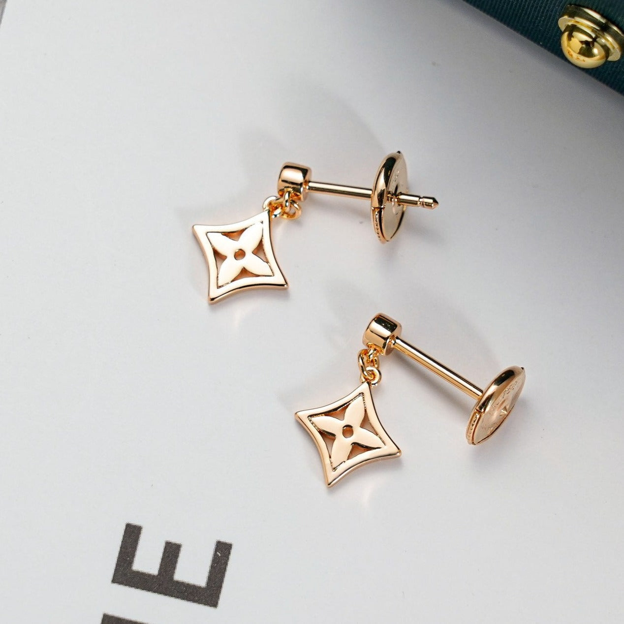 [Rosla]STAR EARRINGS GOLD